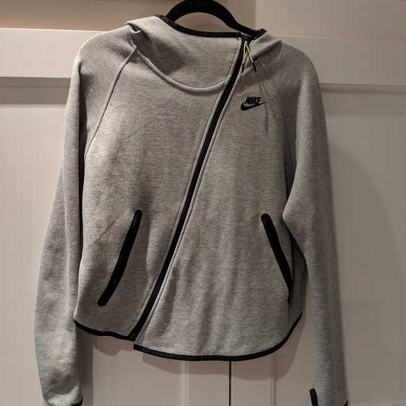 nike thumbhole jacket